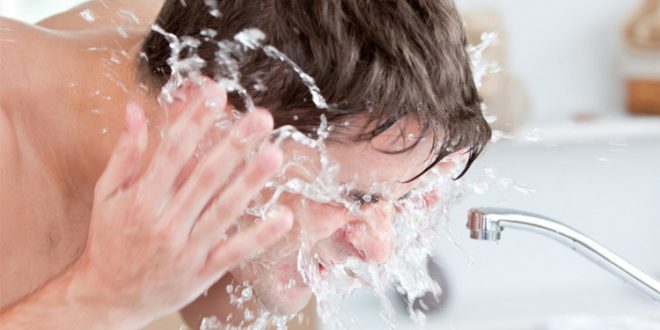 چگونه صورت خود را بشوییم؟- پایگاه اینترنتی دانستنی ایران